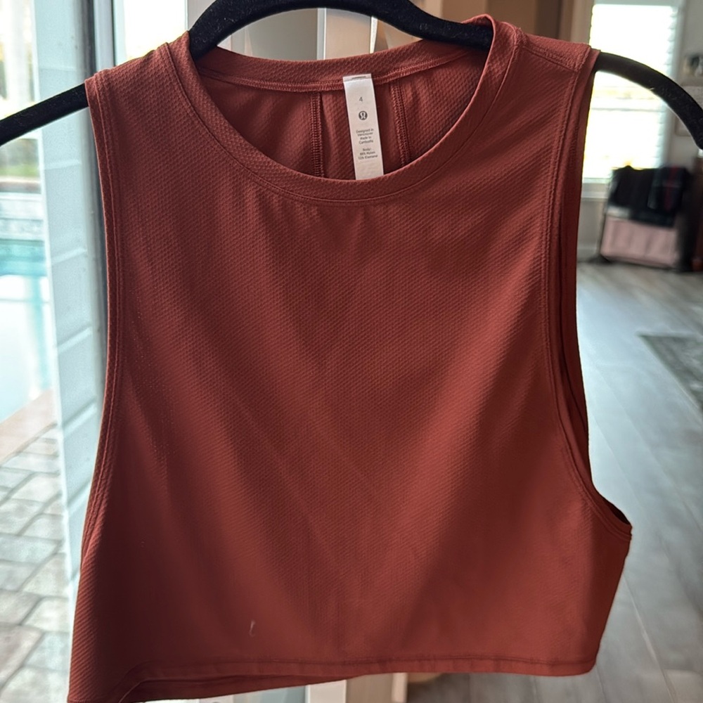 NWOT Lulu muscle tank